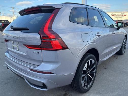 2026 Volvo XC60 B5 Plus