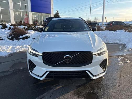 2026 Volvo XC60 B5 Plus
