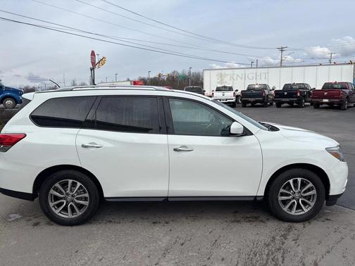 2015 Nissan Pathfinder SV