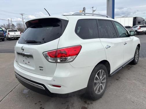 2015 Nissan Pathfinder SV