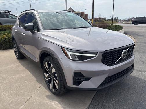 Aurora Silver 2026 Volvo XC40 Plus, B5 AWD Gas (mild hybrid), Dark
