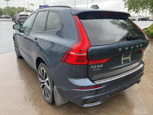 2023 Volvo XC60 Recharge Plug-In Hybrid T8 Plus Dark Theme
