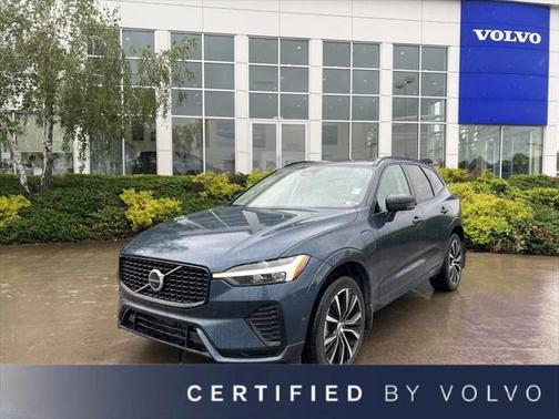 2023 Volvo XC60 Recharge Plug-In Hybrid T8 Plus Dark Theme