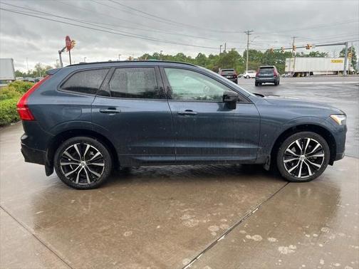 2023 Volvo XC60 Recharge Plug-In Hybrid T8 Plus Dark Theme