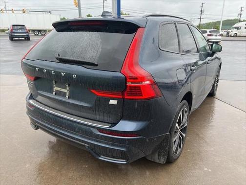 2023 Volvo XC60 Recharge Plug-In Hybrid T8 Plus Dark Theme