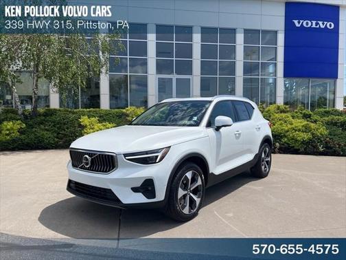 2025 Volvo XC40 B5 Plus Bright Theme
