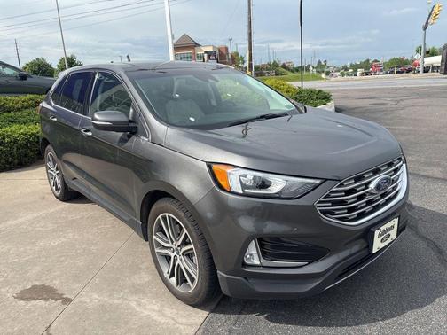 MAGNETIC METALLIC 2019 Ford Edge Titanium