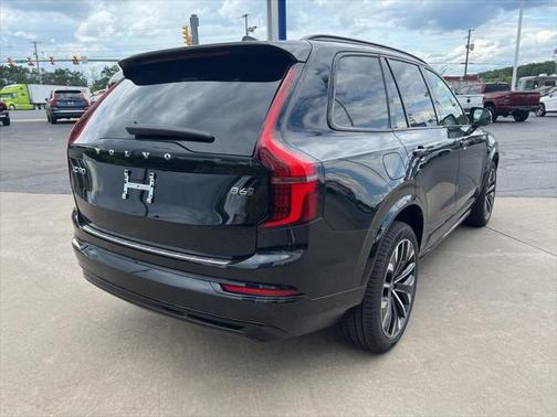 2026 Volvo XC90 B6 Ultra Dark Theme 7-Seater