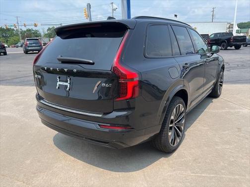 2026 Volvo XC90 B6 Ultra Dark Theme 7-Seater