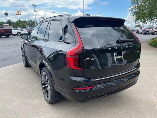 2026 Volvo XC90 B6 Ultra Dark Theme 7-Seater