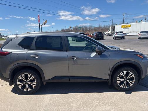 Gun Metallic 2022 Nissan Rogue SV