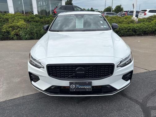 Crystal White Metallic 2023 Volvo S60 B5 Plus Black Edition