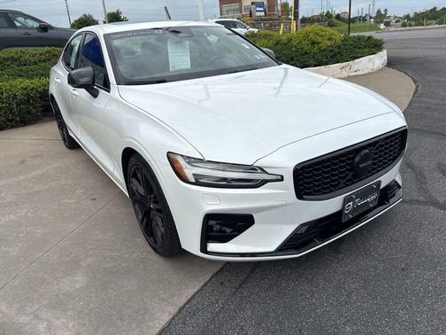 Crystal White Metallic 2023 Volvo S60 B5 Plus Black Edition