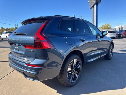 Denim Blue 2027 Volvo XC60 Core