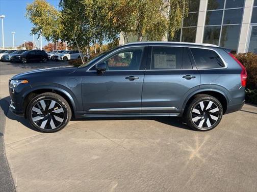 2025 Volvo XC90 Plug-In Hybrid T8 Ultra 6-Seater