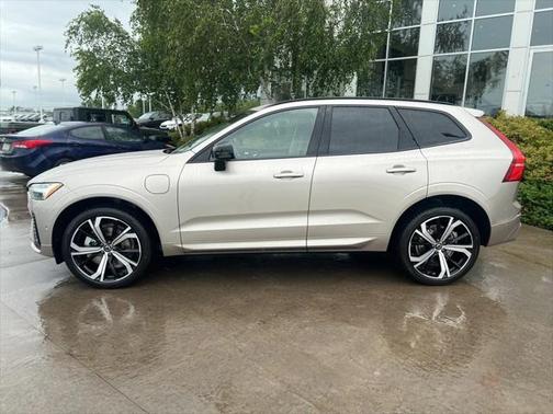2025 Volvo XC60 Plug-In Hybrid T8 Ultra