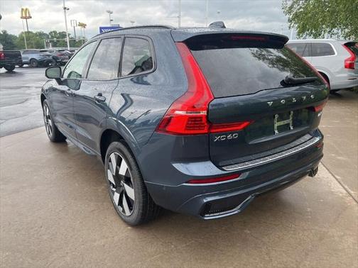 2025 Volvo XC60 Plug-In Hybrid T8 Plus