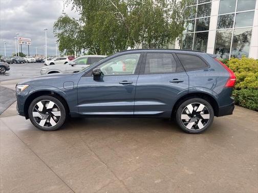 2025 Volvo XC60 Plug-In Hybrid T8 Plus