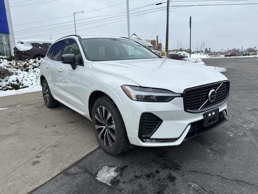 2025 Volvo XC60 B5 Core