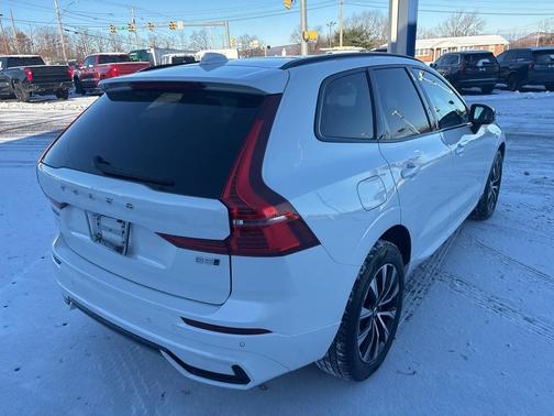 2025 Volvo XC60 B5 Core