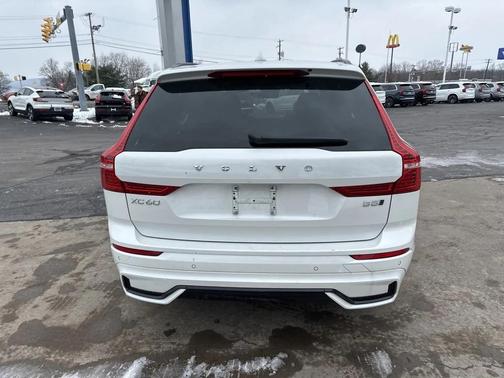 2025 Volvo XC60 B5 Core