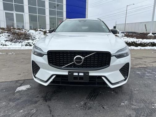 2025 Volvo XC60 B5 Core