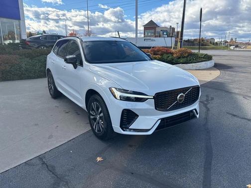 2025 Volvo XC60 B5 Core