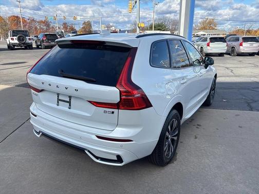 2025 Volvo XC60 B5 Core