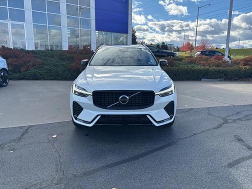 2025 Volvo XC60 B5 Core