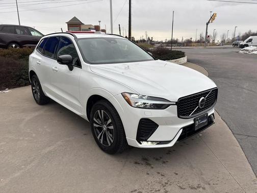 2025 Volvo XC60 B5 Core