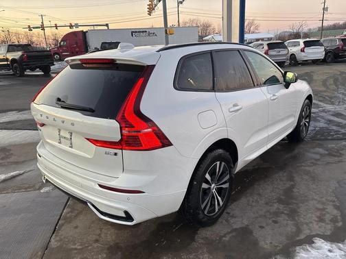 2025 Volvo XC60 B5 Core