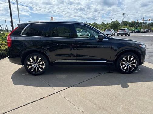 2025 Volvo XC90 B5 Core