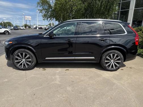 2025 Volvo XC90 B5 Core