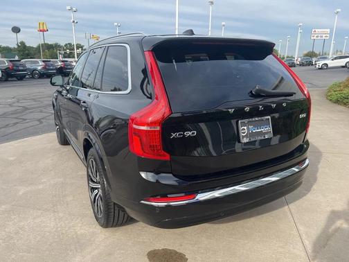 2025 Volvo XC90 B5 Core