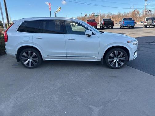 2024 Volvo XC90 Recharge Plug-In Hybrid T8 Ultimate Bright Theme 7-Seater