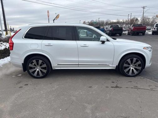 2024 Volvo XC90 Recharge Plug-In Hybrid T8 Ultimate Bright Theme 7-Seater