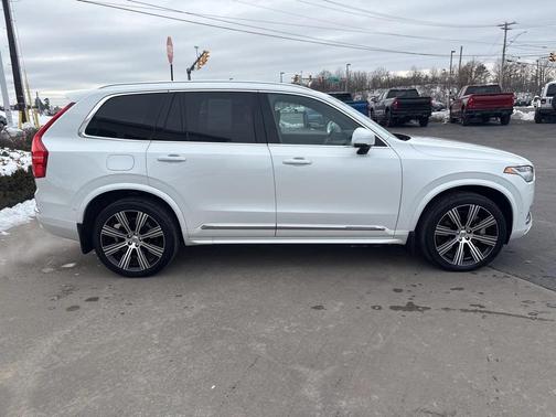 2024 Volvo XC90 Recharge Plug-In Hybrid T8 Ultimate Bright Theme 7-Seater