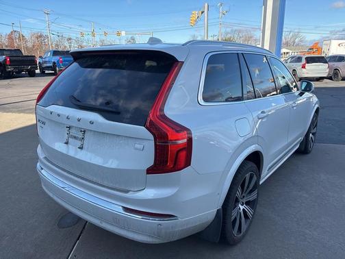 2024 Volvo XC90 Recharge Plug-In Hybrid T8 Ultimate Bright Theme 7-Seater