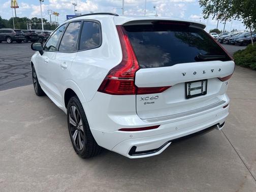 2025 Volvo XC60 Plug-In Hybrid T8 Plus