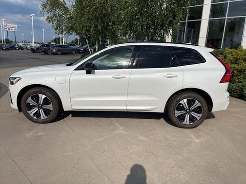 2025 Volvo XC60 Plug-In Hybrid T8 Plus
