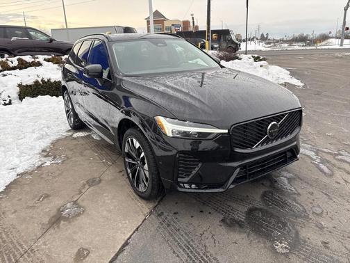 2026 Volvo XC60 B5 Plus