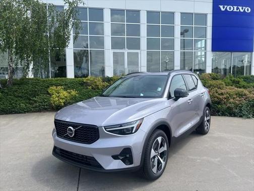 2026 Volvo XC40 B5 Plus
