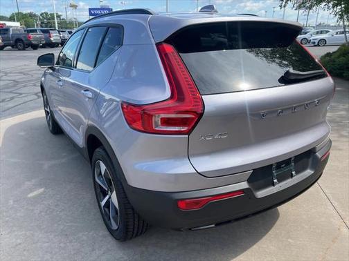 2026 Volvo XC40 B5 Plus