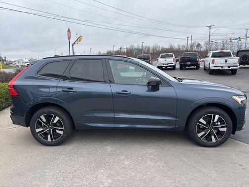 2026 Volvo XC60 B5 Core