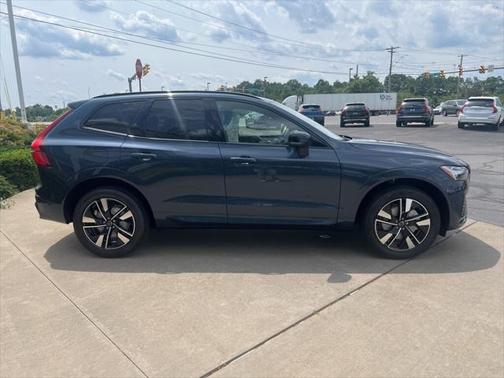 2026 Volvo XC60 B5 Plus