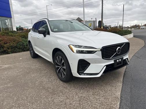 2025 Volvo XC60 B5 Plus