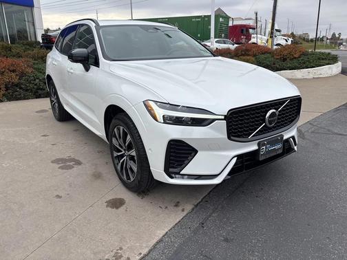 2025 Volvo XC60 B5 Plus
