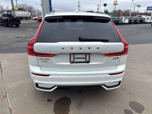 2025 Volvo XC60 B5 Plus