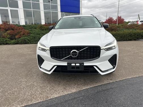 2025 Volvo XC60 B5 Plus