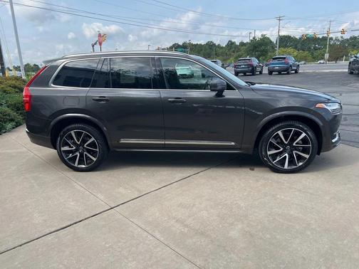 2024 Volvo XC90 B6 Plus Bright Theme 7-Seater